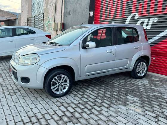 FIAT UNO 1.0 EVO VIVACE 8V FLEX 4P MANUAL FIAT UNO 1.0 EVO VIVACE 8V FLEX 4P MANUAL